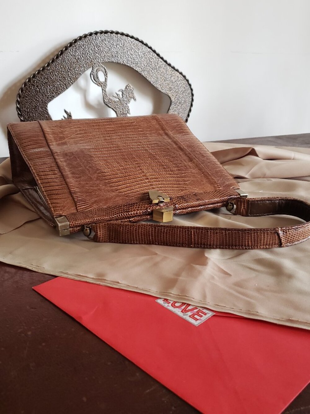 VINTAGE BELLESTONE BAGS INC. CLASSIC LIZARD SKIN DRESS PURSE - Picture 4 of 13